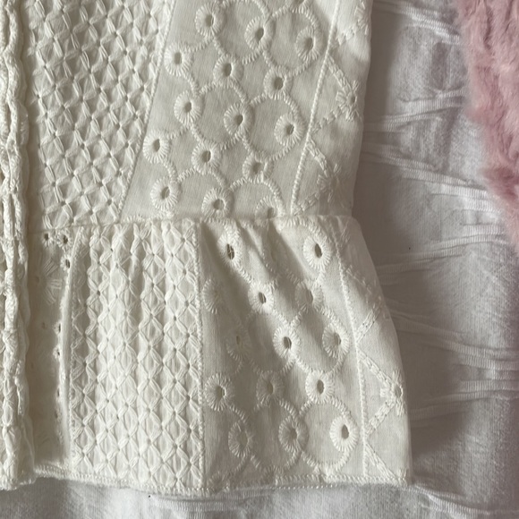 NWT Lace Detail White Tank Top - Picture 4 of 4